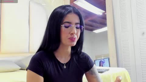 Snapshot of eileenestrada chatting on December 19, 2024, 2:57 pm Eileen from your heart online show from December 19, 2024, 2:57 pm