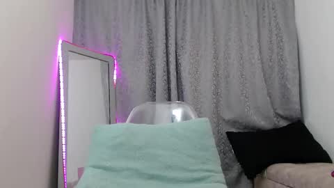 Eileen online show from November 30, 2025, 7:40 pm