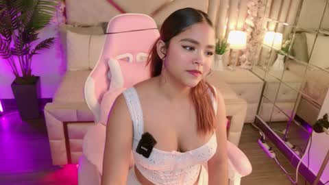 eimy__2 online show from September 29, 2025, 3:22 am