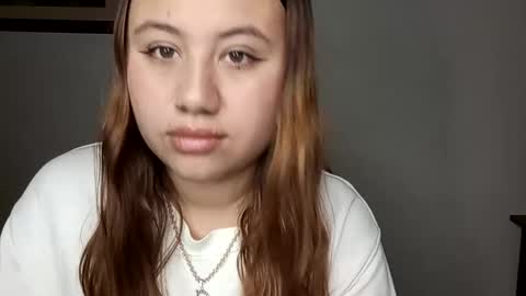 EIMY   MODEL INDEPENDENT online show from January 7, 2025, 4:18 am