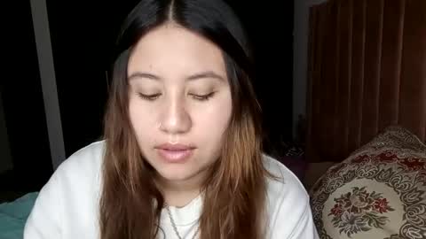 EIMY   MODEL INDEPENDENT online show from January 24, 2025, 3:22 am