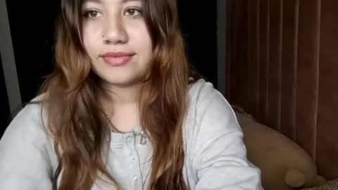 EIMY   MODEL INDEPENDENT online show from February 4, 2025, 5:31 am