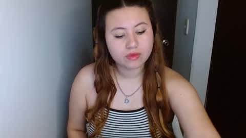 EIMY   MODEL INDEPENDENT online show from February 18, 2025, 2:49 am