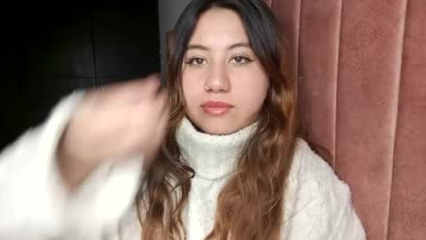 EIMY   MODEL INDEPENDENT online show from February 21, 2025, 5:13 am