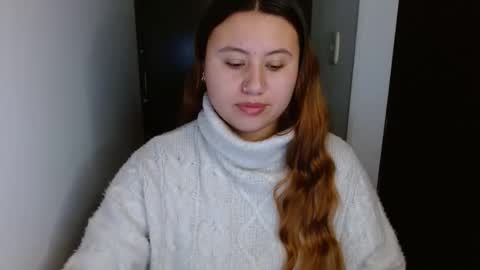 EIMY   MODEL INDEPENDENT online show from February 25, 2025, 6:14 am