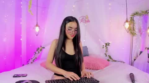 eimy_rosse18 online show from April 25, 2026, 1:14 pm