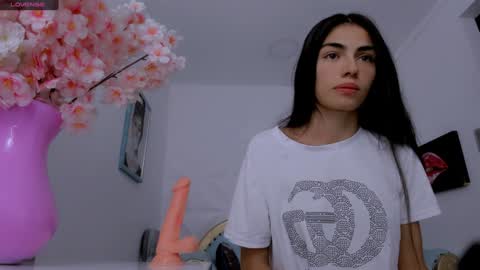 eimy online show from February 6, 2025, 11:54 am