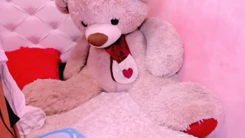 eimy online show from March 10, 2026, 2:33 pm