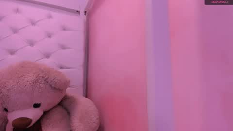 Snapshot of eimy_skinny chatting on April 25, 2026, 1:41 pm eimy online show from April 25, 2026, 1:41 pm