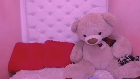 Snapshot of eimy_skinny chatting on May 13, 2026, 1:30 pm eimy online show from May 13, 2026, 1:30 pm