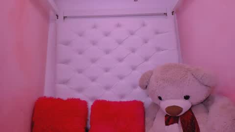 Snapshot of eimy_skinny chatting on June 10, 2026, 2:05 pm eimy online show from June 10, 2026, 2:05 pm