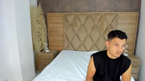 YG COUPLE online show from July 4, 2026, 8:26 pm