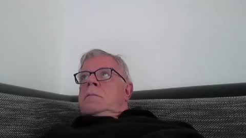 Snapshot of eisbaer1957 chatting on February 9, 2025, 9:16 am eisbaer1957 online show from February 9, 2025, 9:16 am