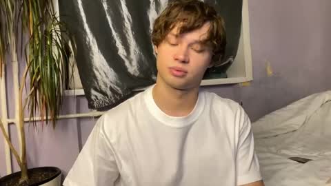 Snapshot of eitanhere chatting on October 9, 2025, 2:48 pm Eitan online show from October 9, 2025, 2:48 pm