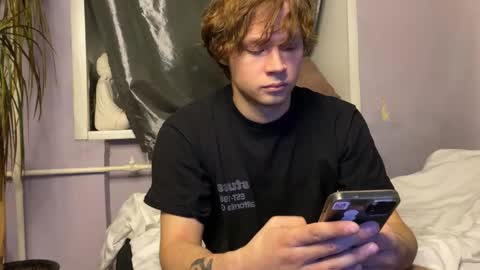 Snapshot of eitanhere chatting on October 31, 2025, 5:03 pm Eitan online show from October 31, 2025, 5:03 pm