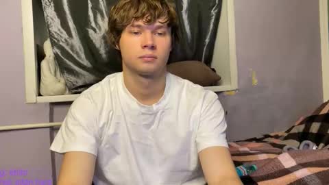 Snapshot of eitanhere chatting on November 24, 2025, 2:39 pm Eitan online show from November 24, 2025, 2:39 pm