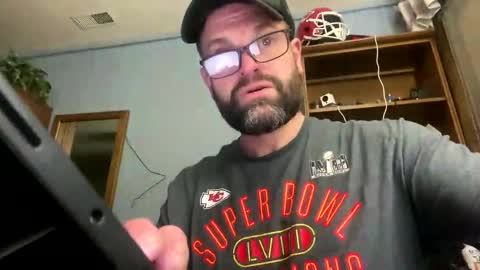 Snapshot of ejbooker11 chatting on January 4, 2025, 1:53 pm PiedPiper online show from January 4, 2025, 1:53 pm