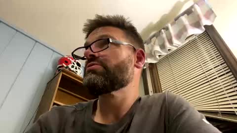 Snapshot of ejbooker11 chatting on October 27, 2025, 4:38 am PiedPiper online show from October 27, 2025, 4:38 am