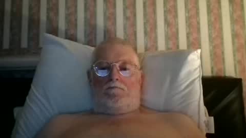 eketman1964 online show from September 9, 2025, 10:09 pm