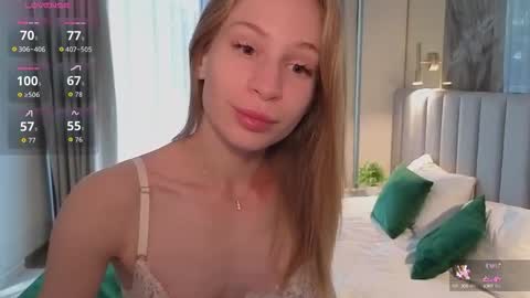 Snapshot of el1s_evans chatting on October 8, 2025, 8:01 am please read my bio there is information about private shows and about my personality online show from October 8, 2025, 8:01 am