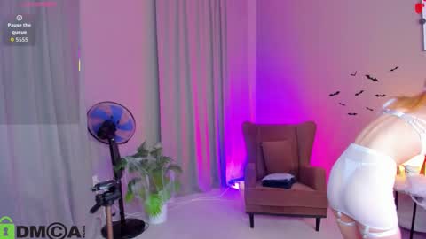 Snapshot of el1s_evans chatting on November 2, 2025, 11:12 am please read my bio there is information about private shows and about my personality online show from November 2, 2025, 11:12 am