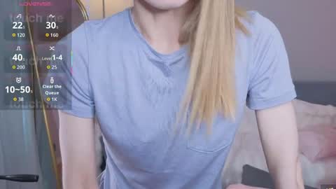 Snapshot of el1s_evans chatting on May 3, 2026, 9:59 am please read my bio there is information about private shows and about my personality online show from May 3, 2026, 9:59 am
