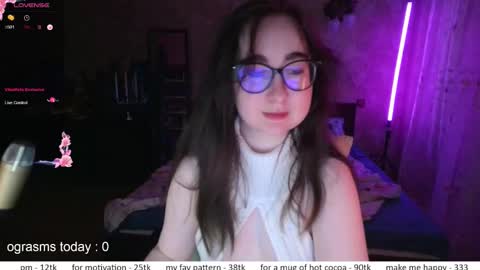 If you like it when I meow give me a thumbs up online show from December 15, 2025, 12:09 pm