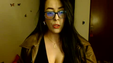 Snapshot of ela_3611 chatting on July 24, 2026, 3:37 am ela_3611 online show from July 24, 2026, 3:37 am