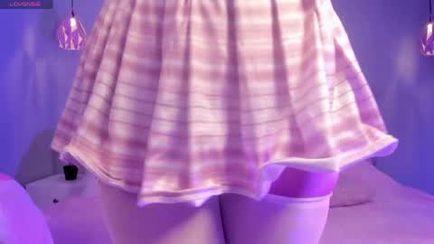 Ela online show from April 22, 2026, 7:26 pm