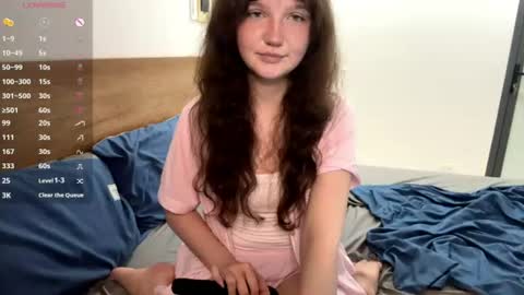 Ela online show from July 17, 2026, 7:41 pm