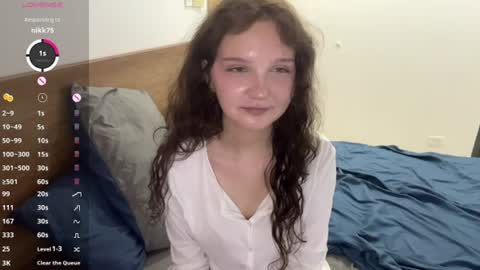 Ela online show from July 28, 2026, 7:50 pm
