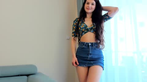 Snapshot of elaanna chatting on March 4, 2025, 7:51 am Ela online show from March 4, 2025, 7:51 am