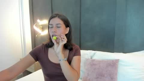 Snapshot of elaia_hatman chatting on August 6, 2026, 7:27 pm E L A I A online show from August 6, 2026, 7:27 pm