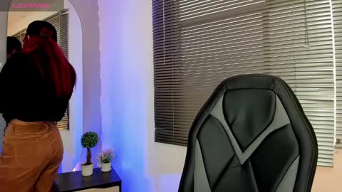 Snapshot of elaia_muller chatting on February 17, 2025, 1:10 pm Elaia online show from February 17, 2025, 1:10 pm