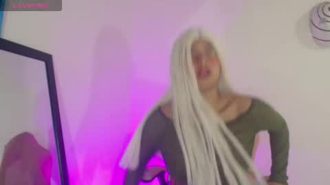 Snapshot of elaine_forger chatting on December 16, 2025, 8:08 am Valentina online show from December 16, 2025, 8:08 am