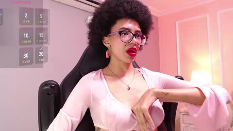 Snapshot of elainelaurent chatting on May 23, 2026, 2:50 am ElaineLaurent online show from May 23, 2026, 2:50 am