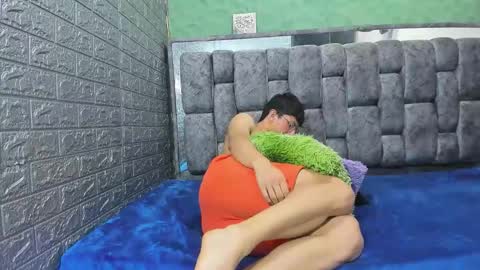 Elan Giralon online show from March 12, 2026, 2:50 am