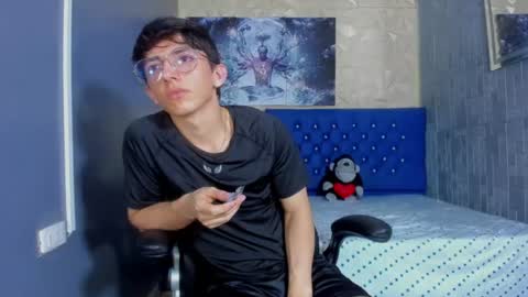 Snapshot of elangiraldo chatting on July 7, 2026, 11:09 pm Elan Giralon online show from July 7, 2026, 11:09 pm