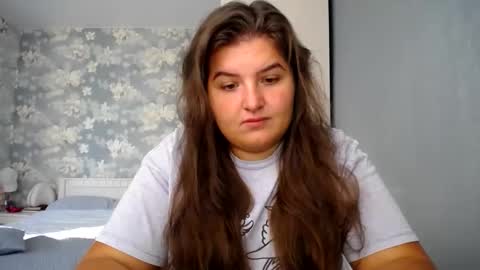 Elanis online show from September 30, 2025, 12:21 pm