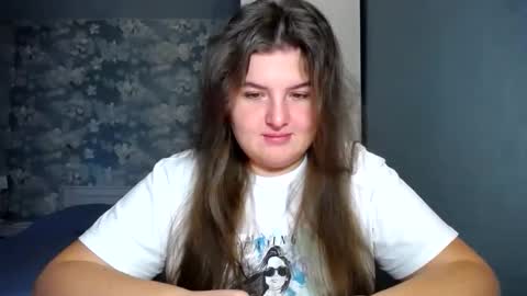 Elanis online show from November 21, 2025, 10:36 am