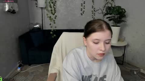 Snapshot of elara_irving chatting on June 22, 2026, 12:46 pm Elly online show from June 22, 2026, 12:46 pm