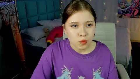 Snapshot of elara_irving chatting on July 15, 2026, 3:01 am Elly online show from July 15, 2026, 3:01 am