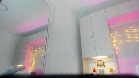 elarey_ online show from May 1, 2026, 12:21 pm