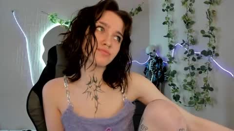 elastikiss online show from April 23, 2026, 6:36 am