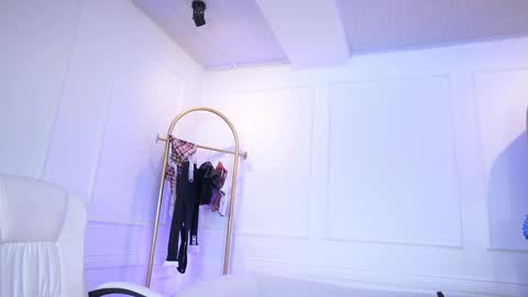 Elasummeer online show from September 29, 2025, 11:48 am