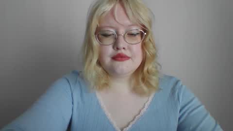 Snapshot of elayne_sweet chatting on March 4, 2026, 8:09 am elayne_sweet online show from March 4, 2026, 8:09 am