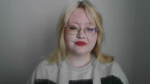 Snapshot of elayne_sweet chatting on March 10, 2026, 8:30 am elayne_sweet online show from March 10, 2026, 8:30 am