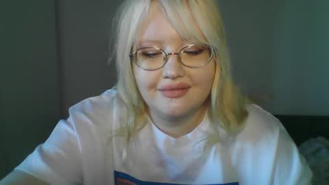 elayne_sweet online show from April 30, 2026, 7:04 am