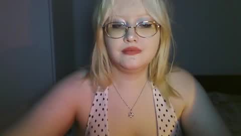 Snapshot of elayne_sweet chatting on June 4, 2026, 6:30 am elayne_sweet online show from June 4, 2026, 6:30 am