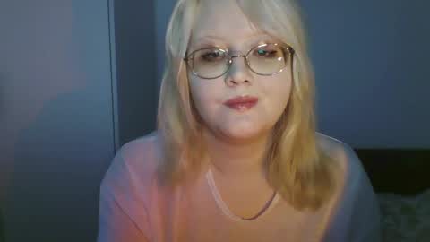 Snapshot of elayne_sweet chatting on June 7, 2026, 6:06 am elayne_sweet online show from June 7, 2026, 6:06 am